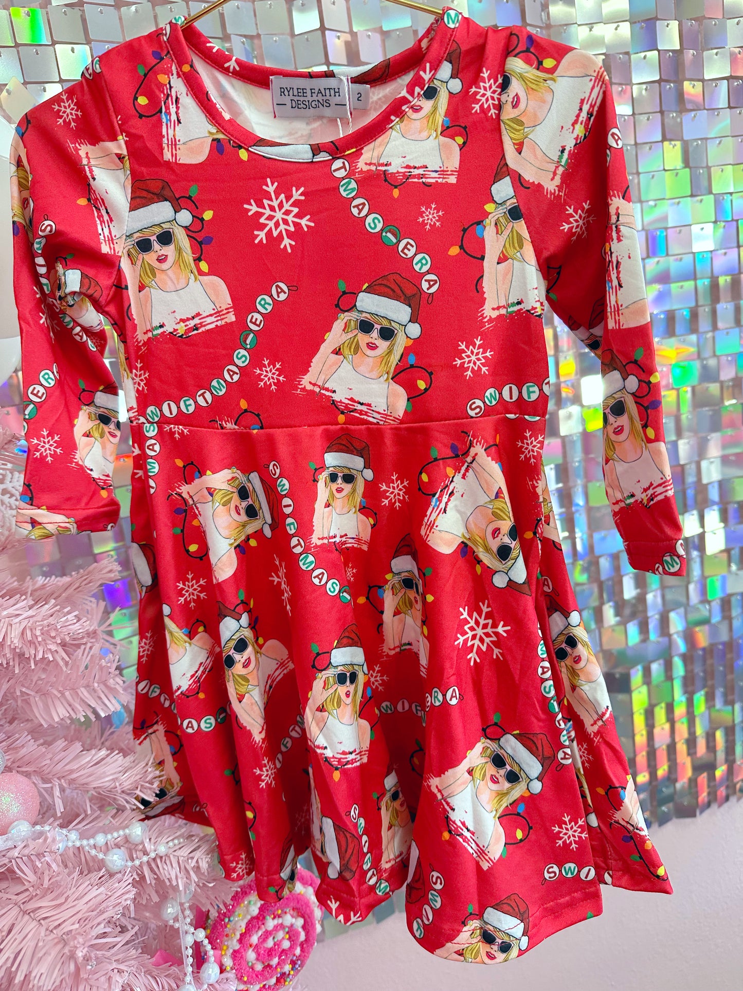 Swifty Christmas Twirl