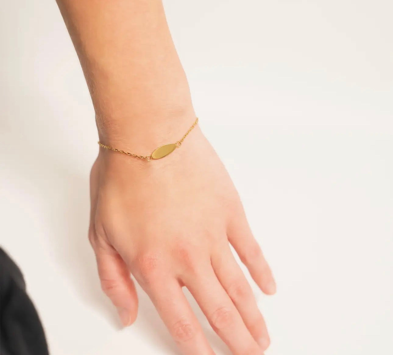 Dainty Oval Bracelet